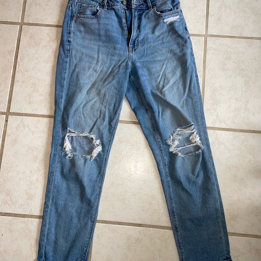 American Eagle Women's Blue Distressed Jeans